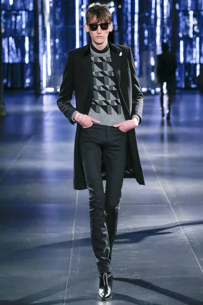 Look 12